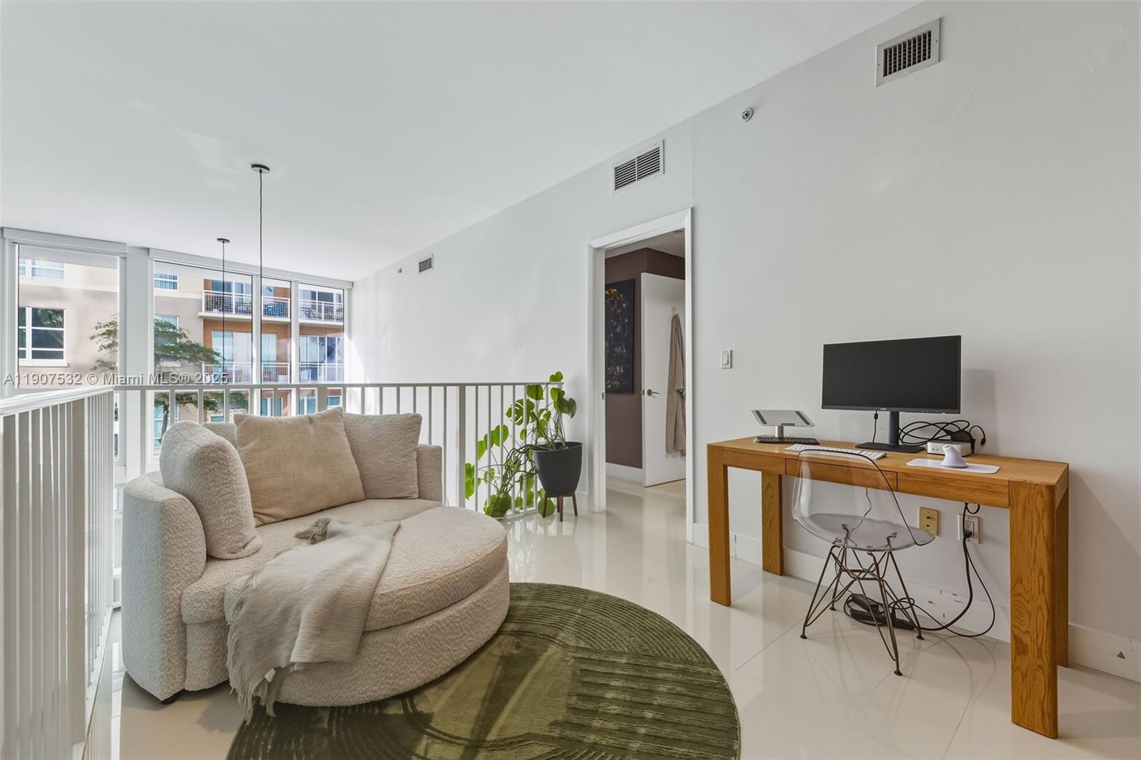 PARAMOUNT BAY CONDO - Residential