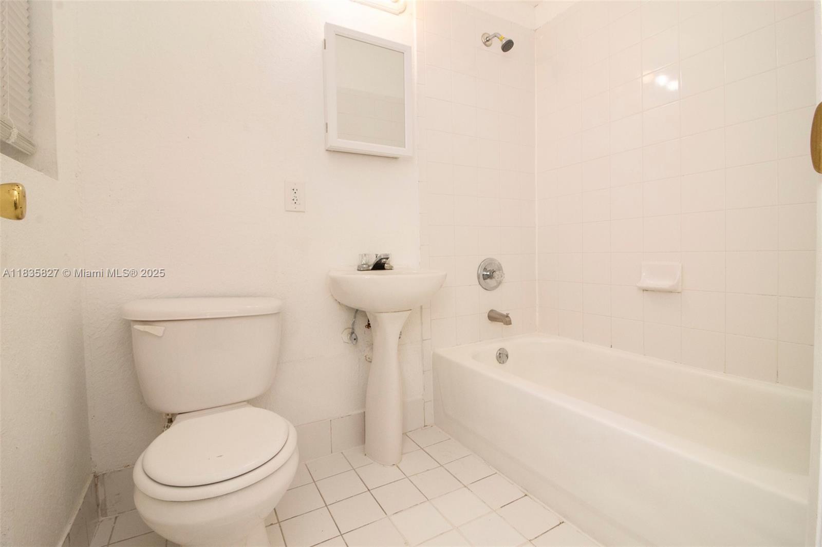 SUNSET PALM VILLAS CONDO - Residential Lease
