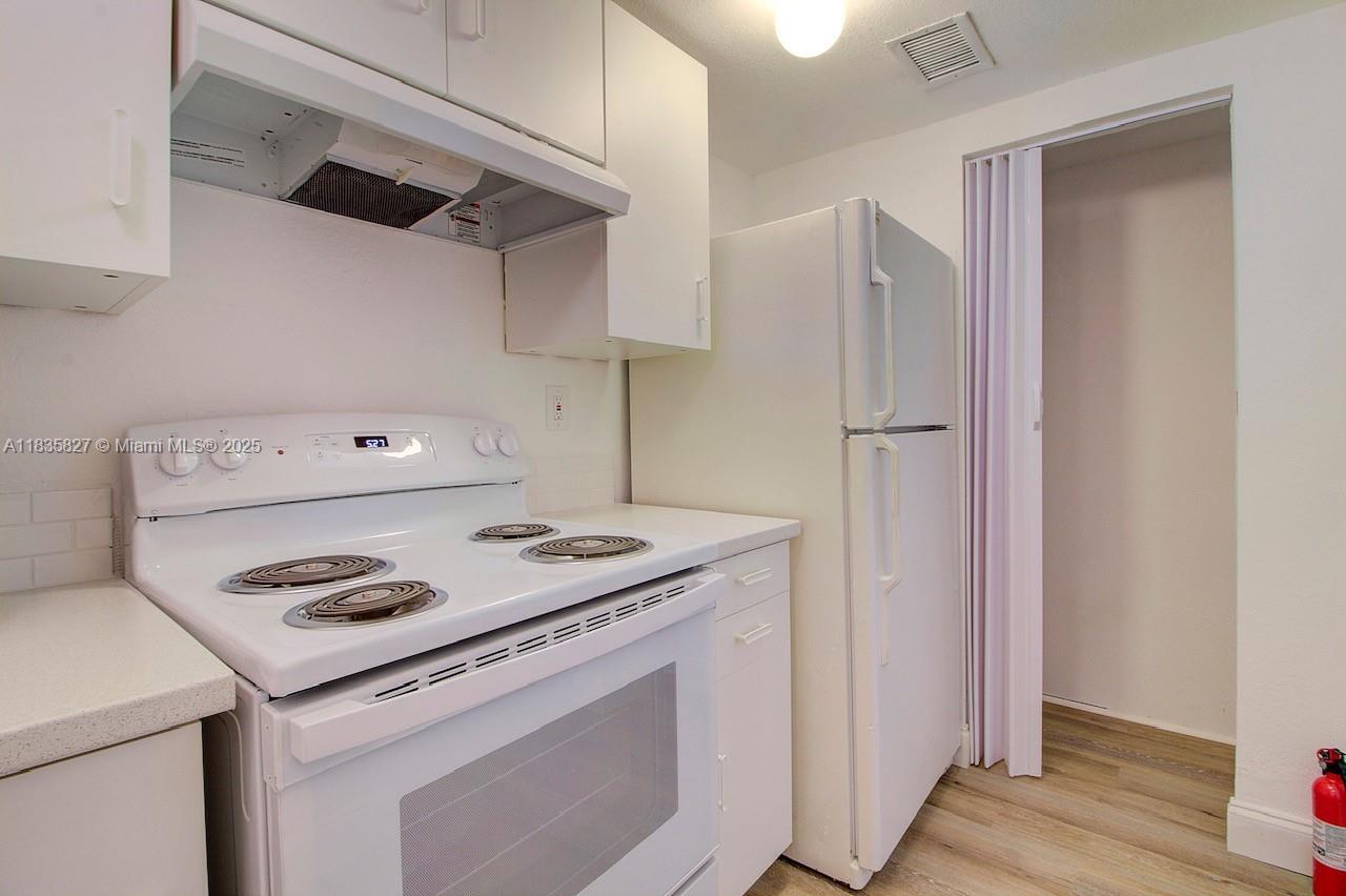 SUNSET PALM VILLAS CONDO - Residential Lease