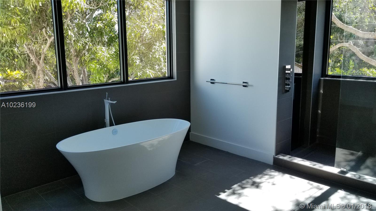 BRIERCLIFF SUB PINECREST - Residential