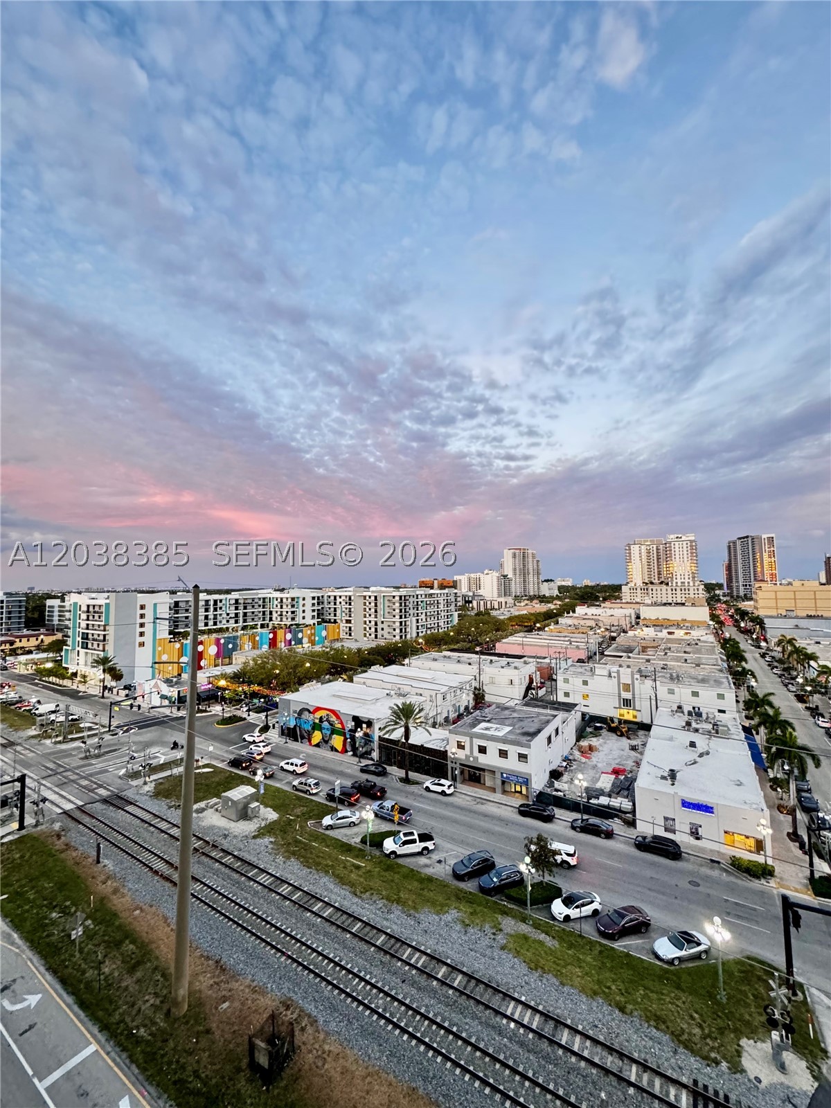 HOLLYWOOD STATION RES CON - Residential