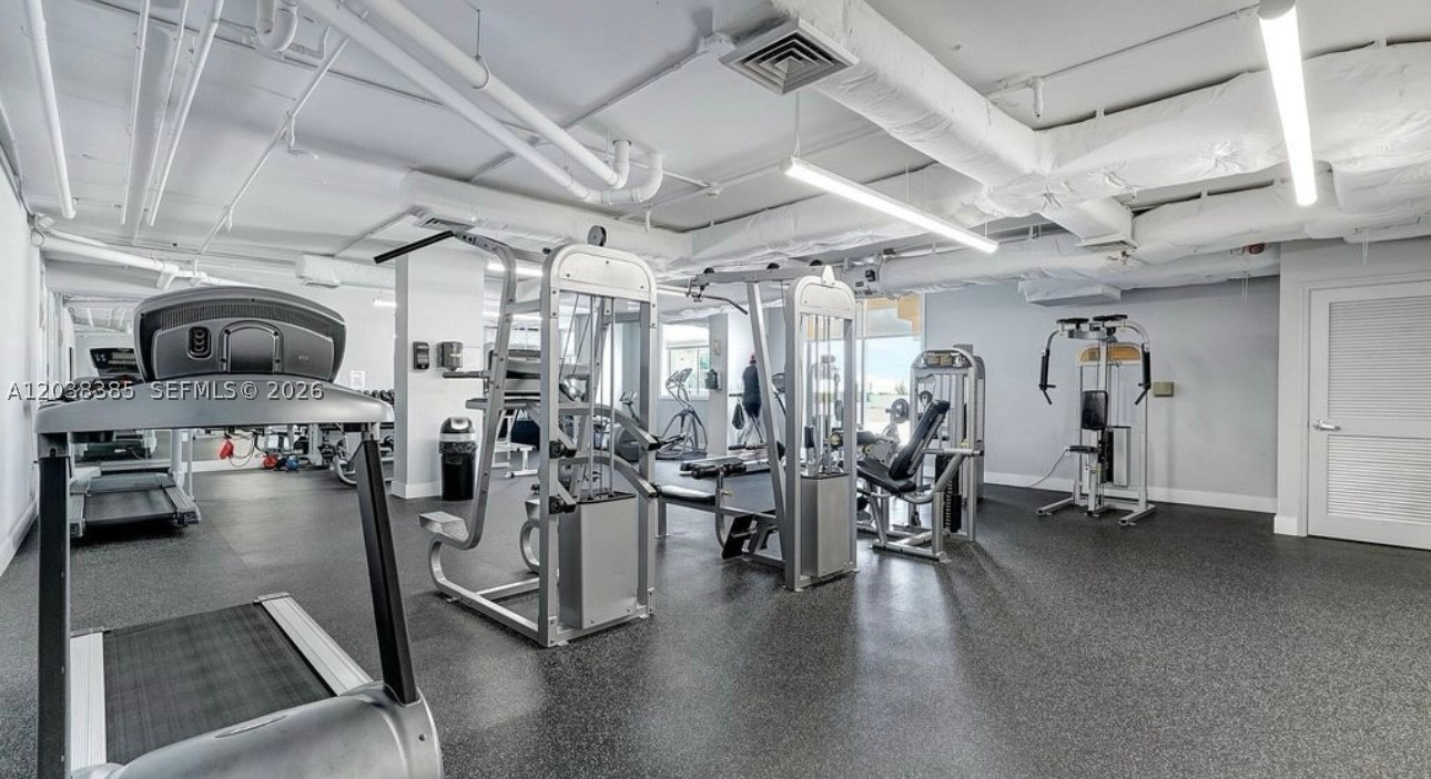 HOLLYWOOD STATION RES CON - Residential