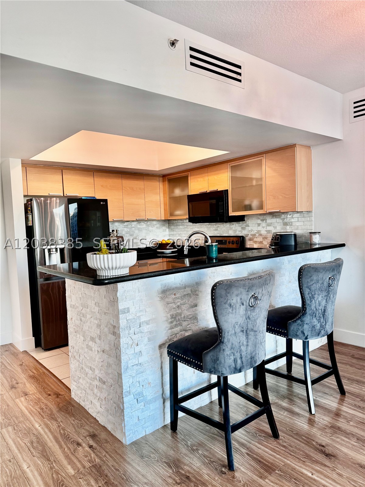 HOLLYWOOD STATION RES CON - Residential