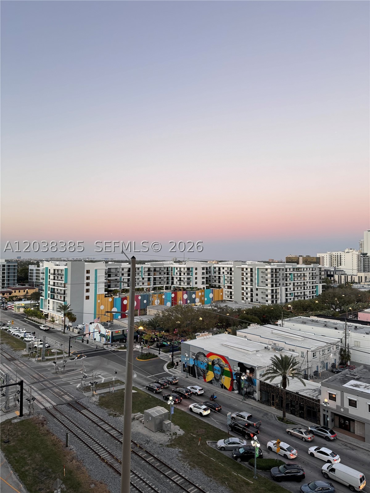 HOLLYWOOD STATION RES CON - Residential