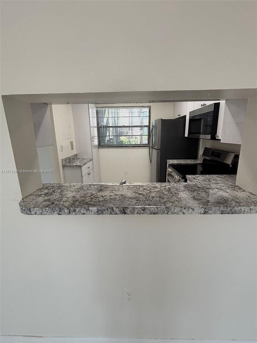 GARDENS OF KENDALL SO CON - Residential Lease