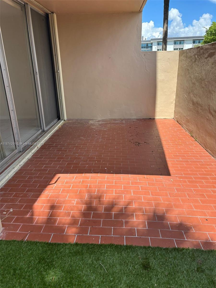 GARDENS OF KENDALL SO CON - Residential Lease