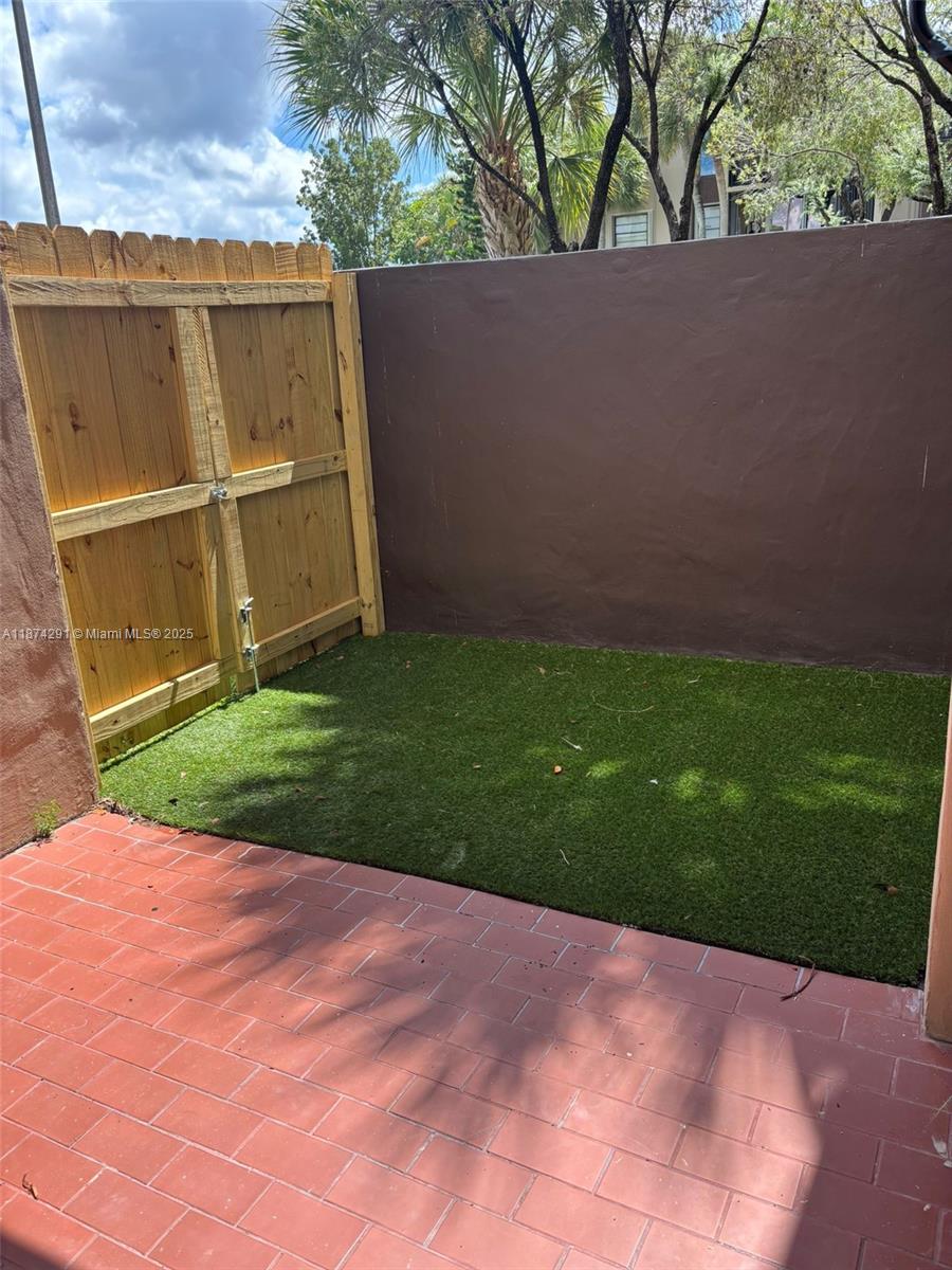 GARDENS OF KENDALL SO CON - Residential Lease