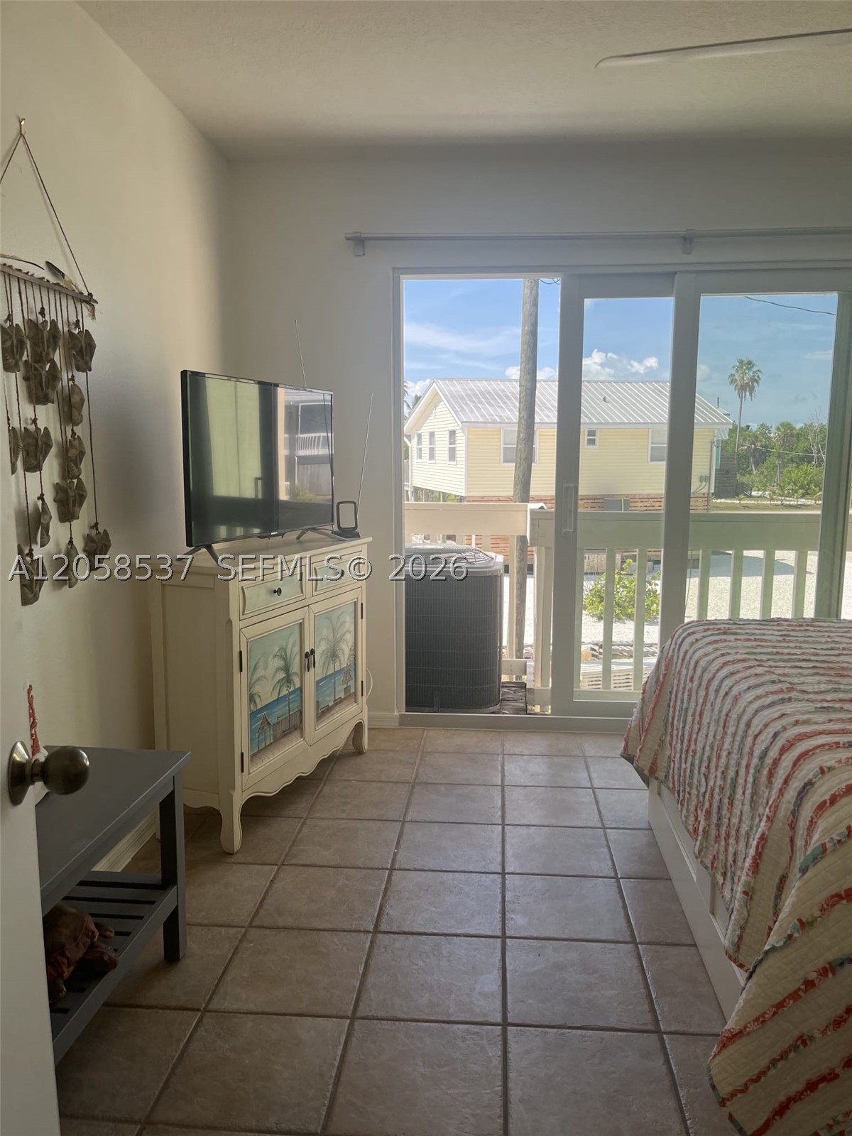 HIDEAWAY BAY BEACH CLUB - Residential