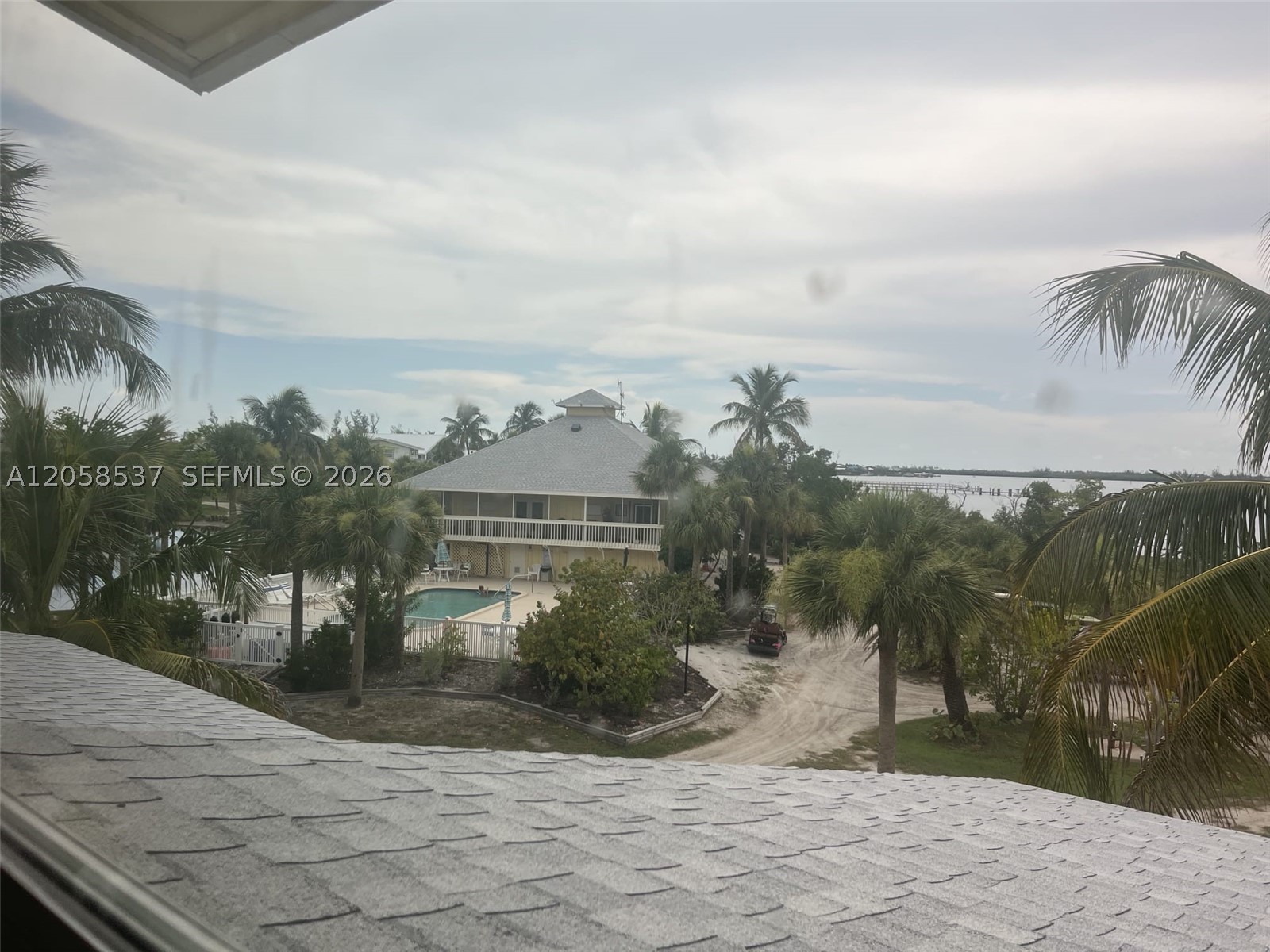 HIDEAWAY BAY BEACH CLUB - Residential