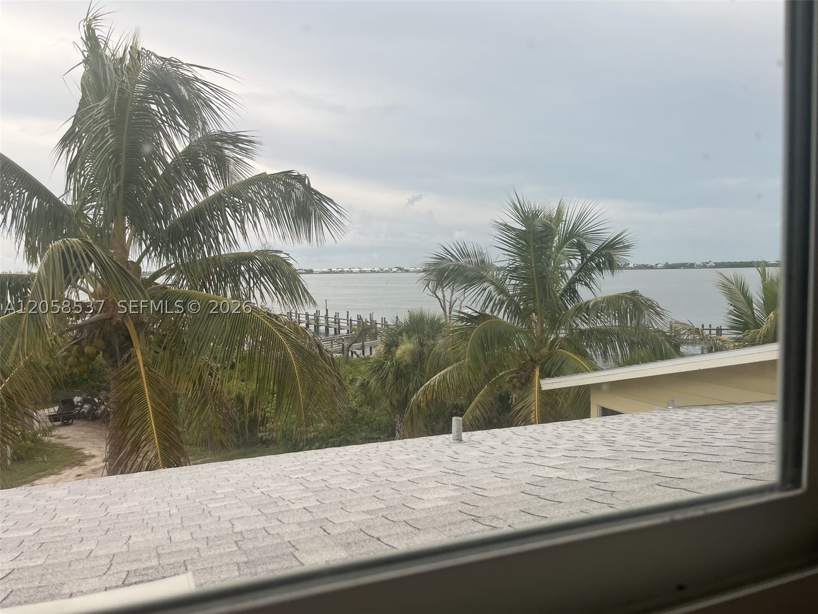 HIDEAWAY BAY BEACH CLUB - Residential