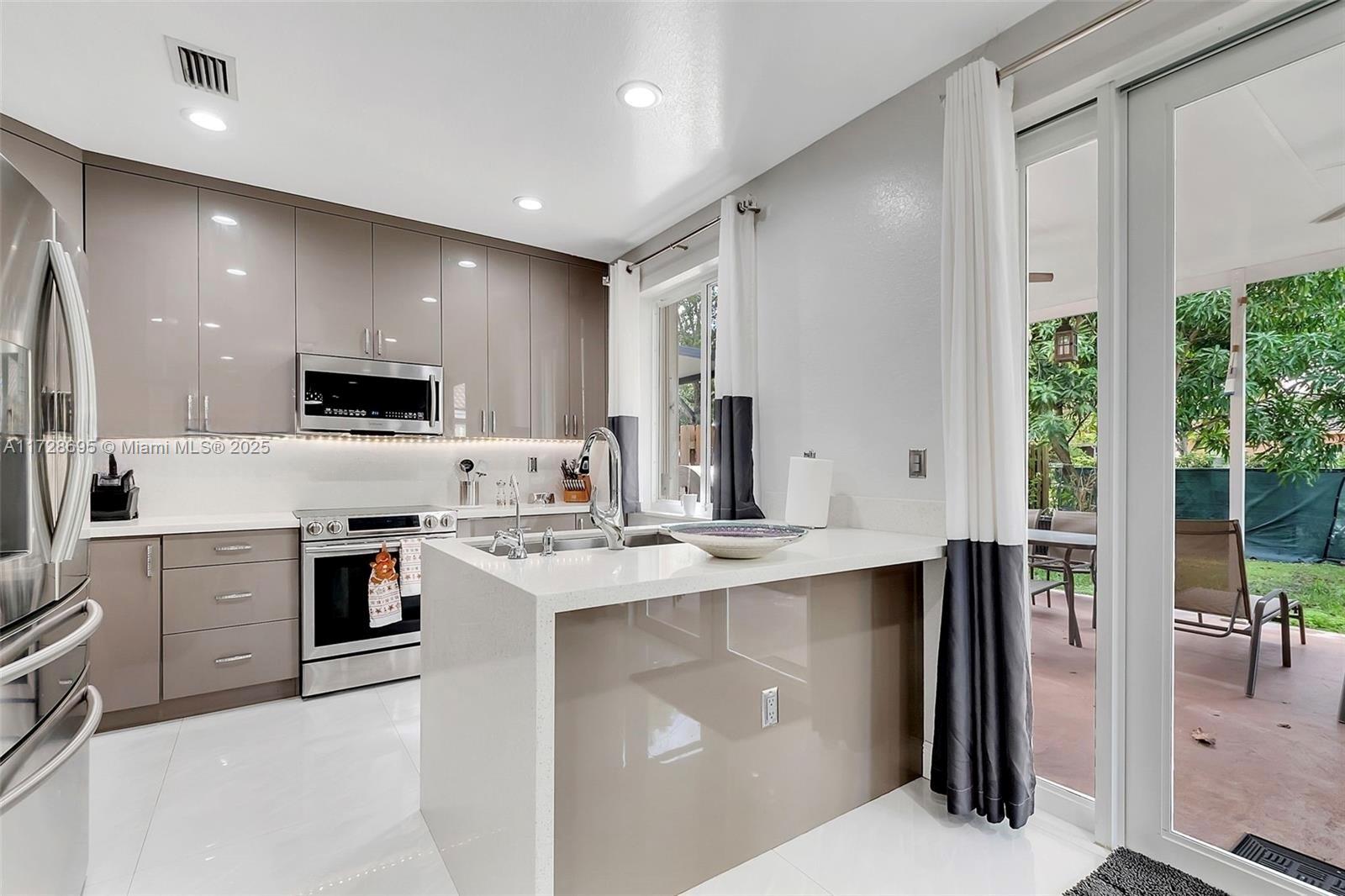 SHORES AT KEYS GATE - Residential