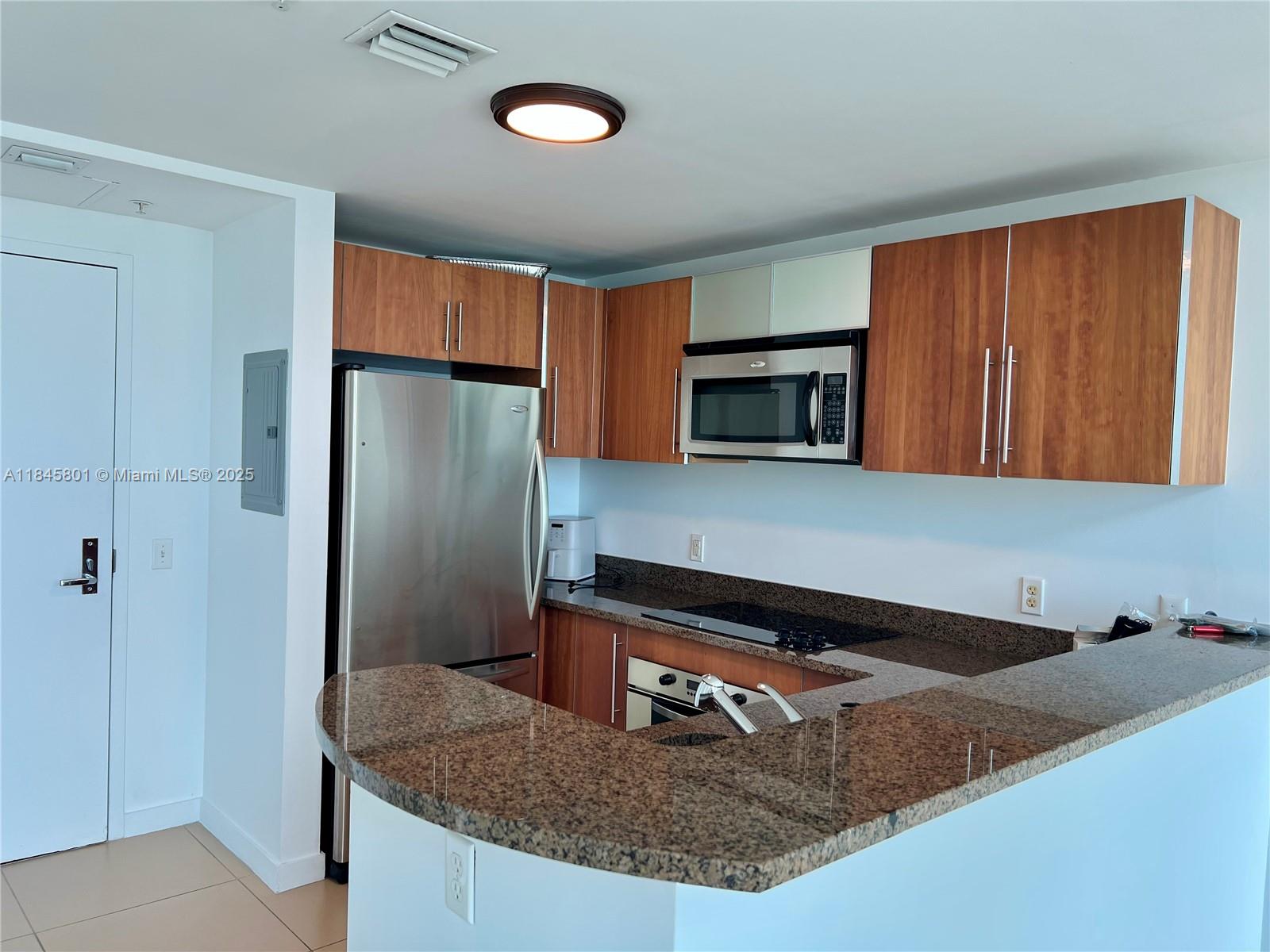 Met 1 - Residential Lease