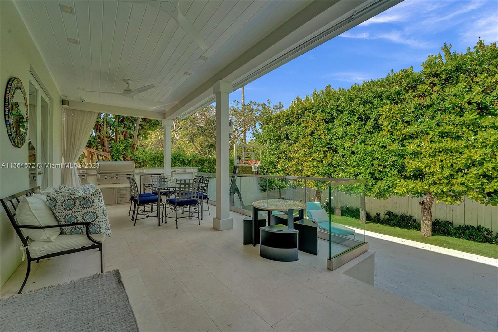 TROPICAL ISLE HOMES SUB 4 - Residential
