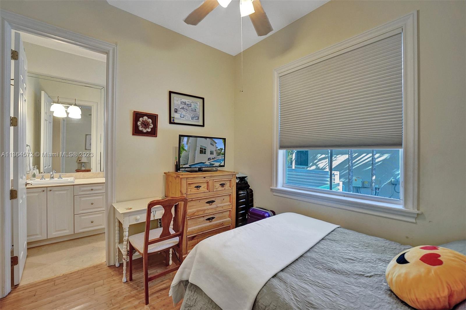 TROPICAL ISLE HOMES SUB 4 - Residential