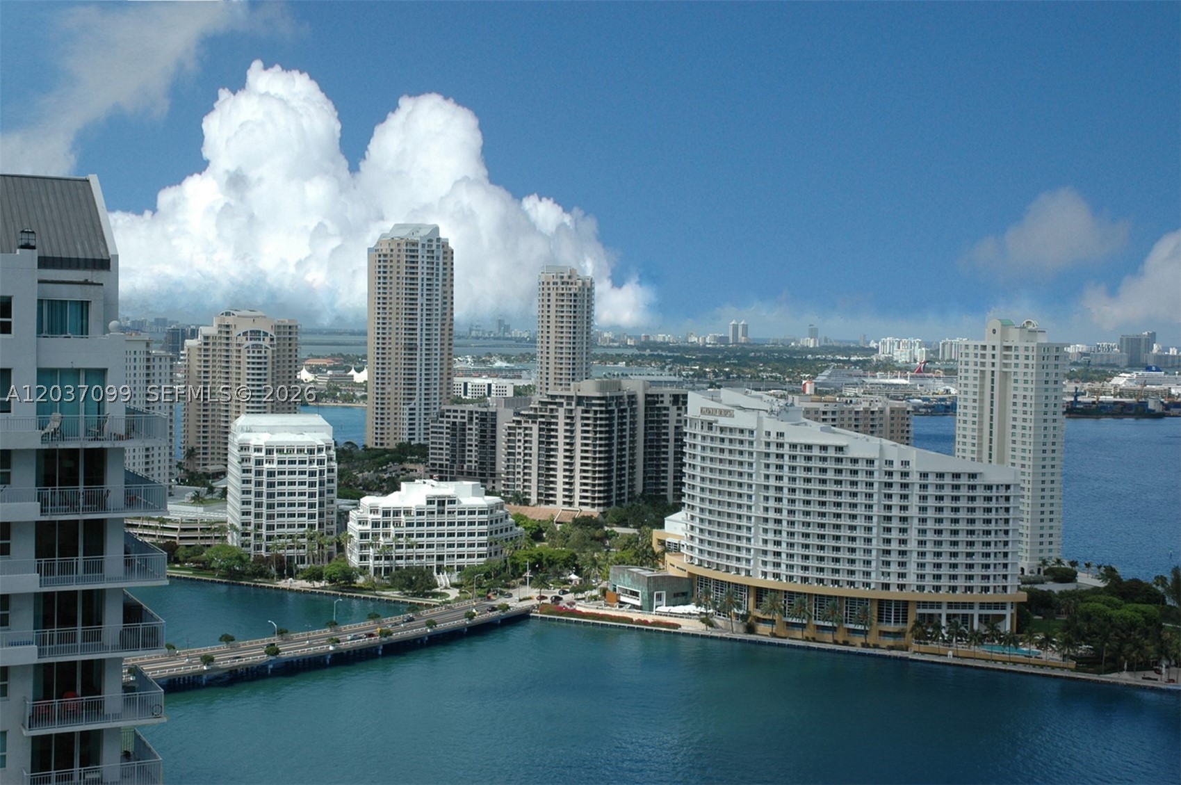 Bright and spacious corner unit with panoramic views of Biscayne Bay and Miami Skyline. This fully updated
property features 3 bed, 3 full baths, 2 beautiful balconies, open kitchen, granite countertops, SS appliances and 2
assigned parking spaces. Island living at its best. Located in the exclusive Brickell Key in the heart of Brickell.
Walking distance to best dining, entertaining and shopping. Amazing amenities including heated pool, tennis,
racquetball, convenience store at lobby level, concierge and valet parking. Recently remodeled lobby. Won't last!
