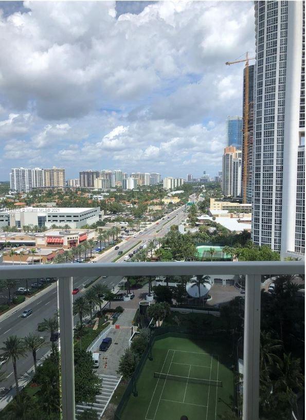 TRUMP INTERNATIONAL SONES - Residential