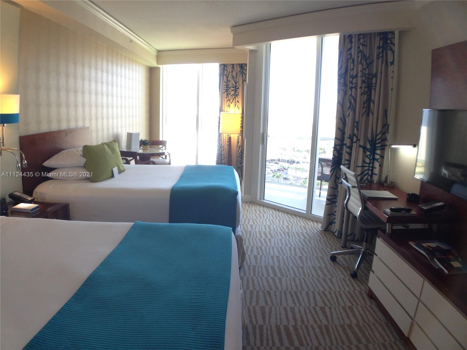 TRUMP INTERNATIONAL SONES - Residential