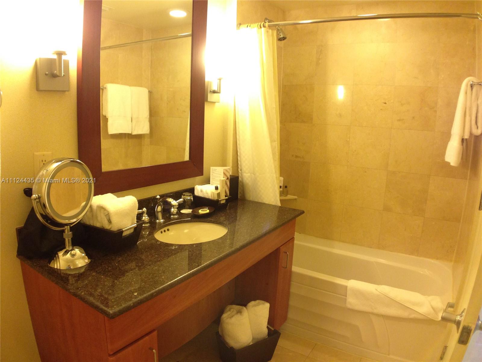 TRUMP INTERNATIONAL SONES - Residential