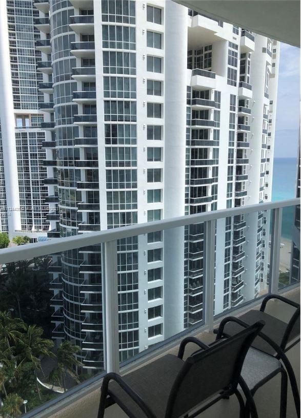 TRUMP INTERNATIONAL SONES - Residential