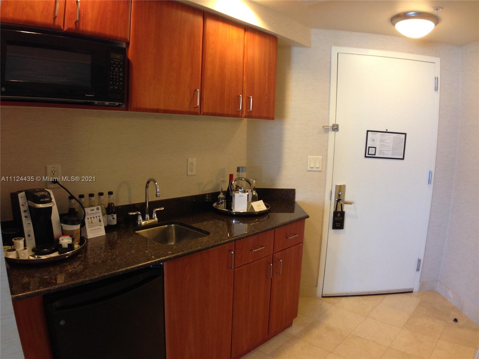 TRUMP INTERNATIONAL SONES - Residential