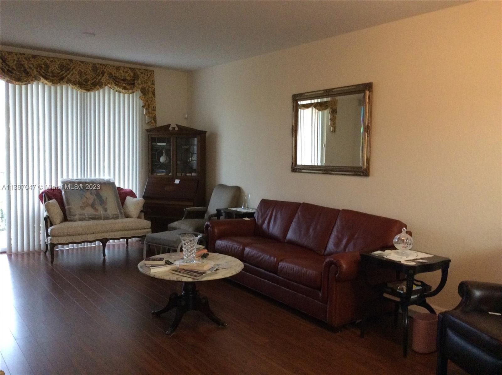 KINGS POINT - Residential