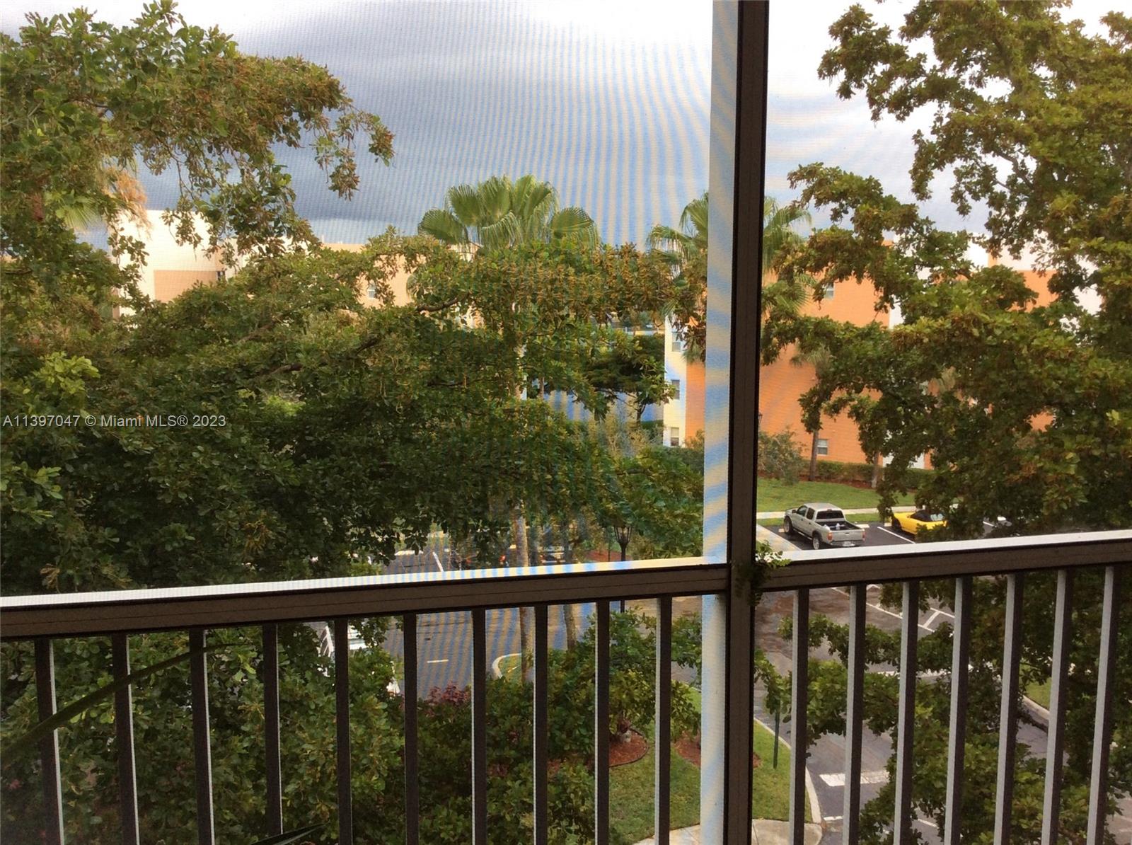KINGS POINT - Residential