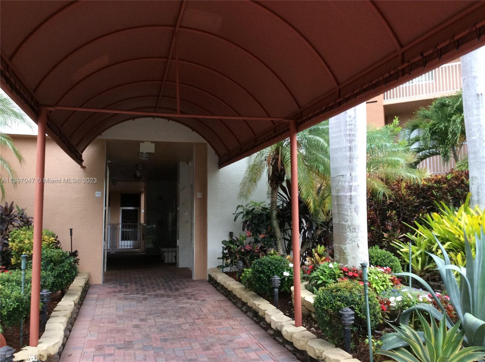 KINGS POINT - Residential