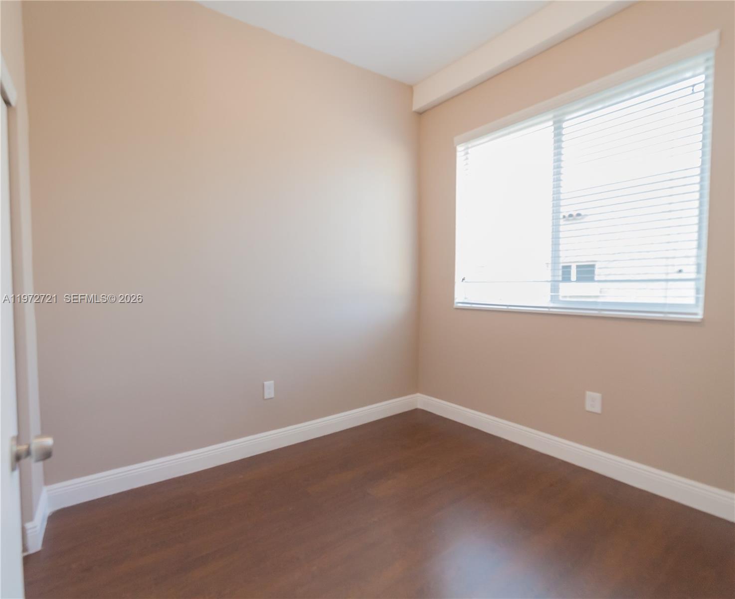 LAWRENCE ESTATES LAND COS - Residential Lease