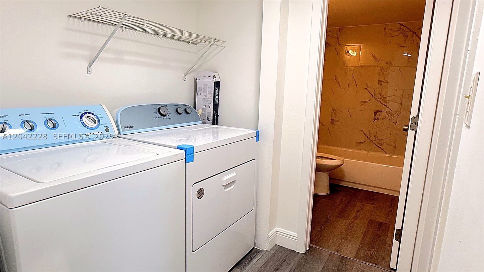 LAKESHORE AT UNIVERSITY P - Residential