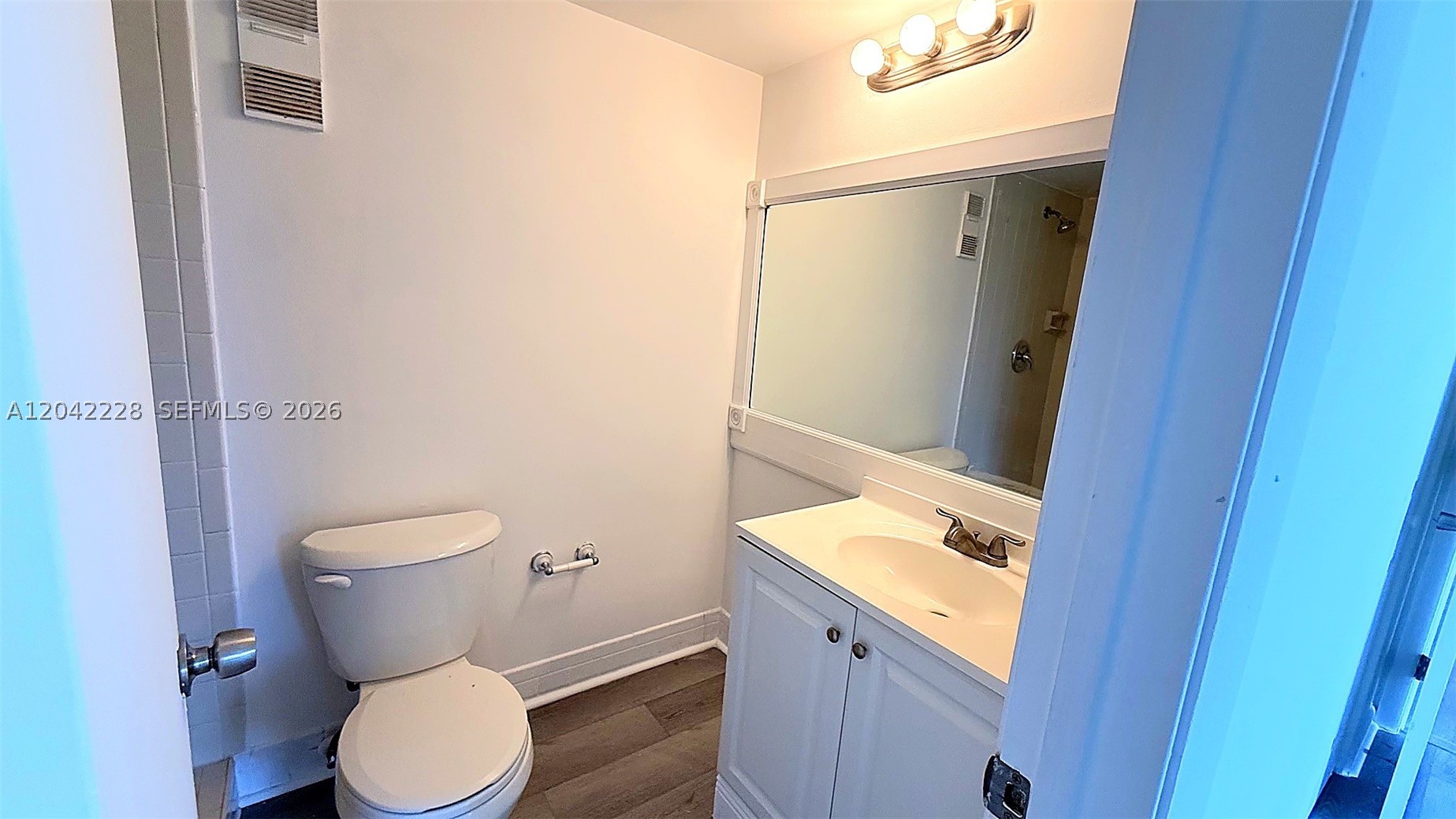 LAKESHORE AT UNIVERSITY P - Residential