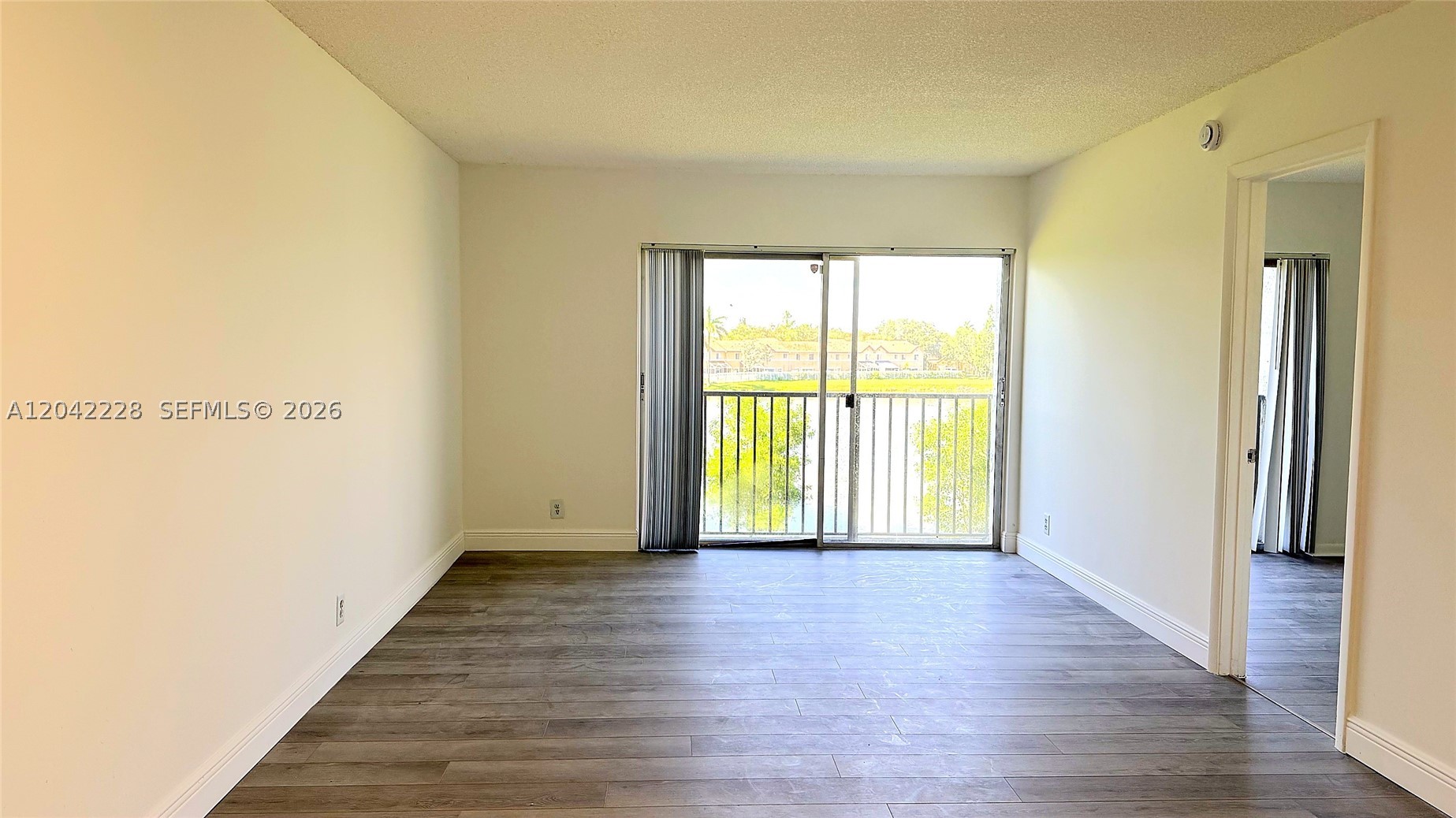 LAKESHORE AT UNIVERSITY P - Residential