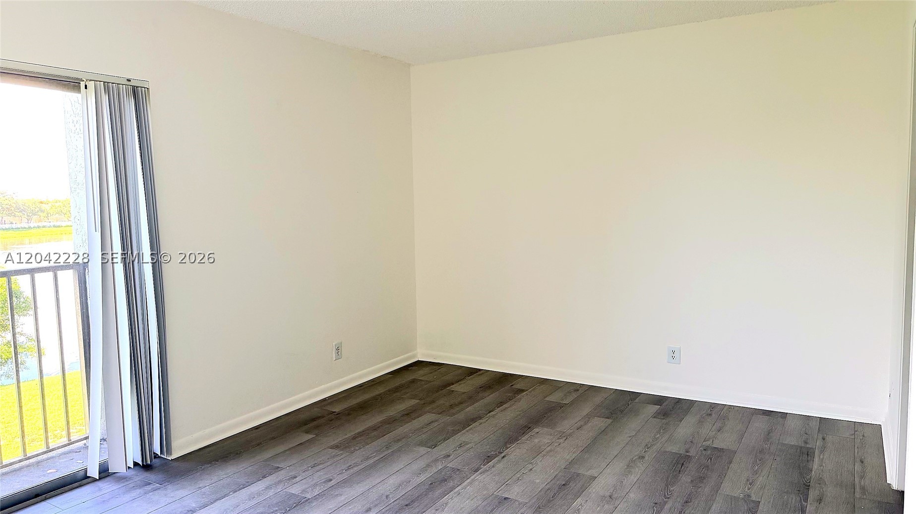 LAKESHORE AT UNIVERSITY P - Residential