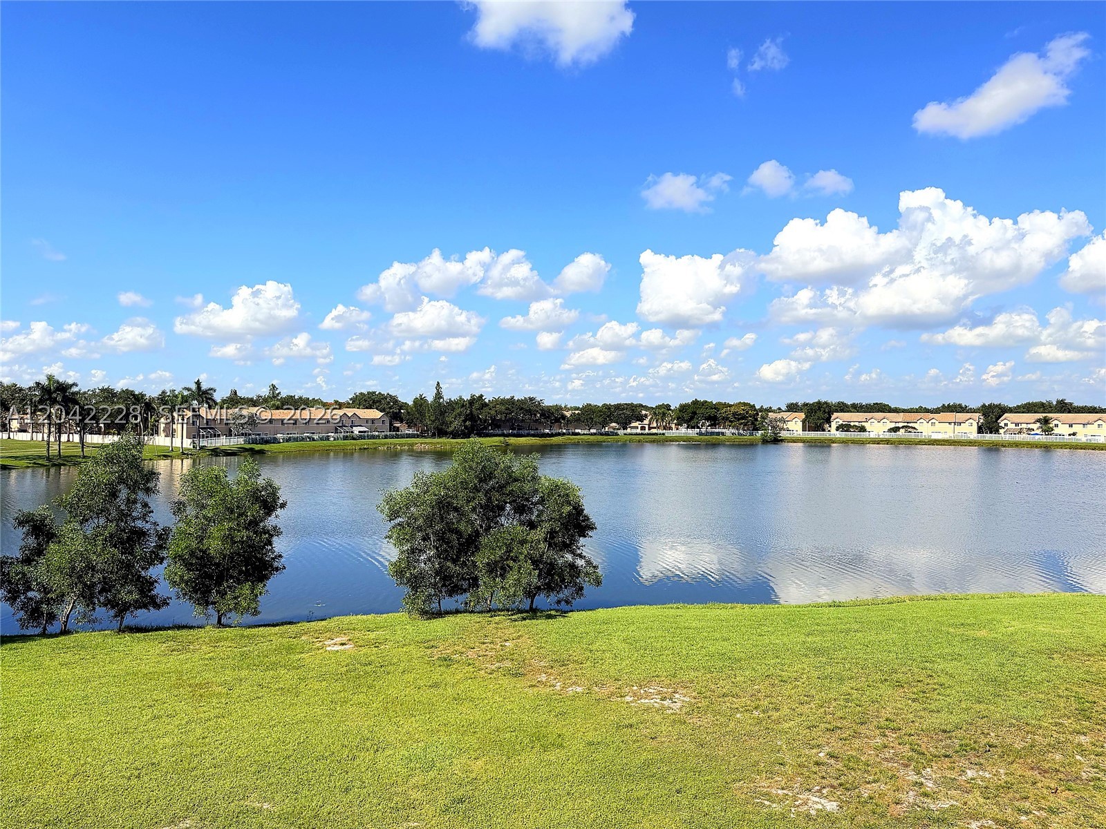 LAKESHORE AT UNIVERSITY P - Residential