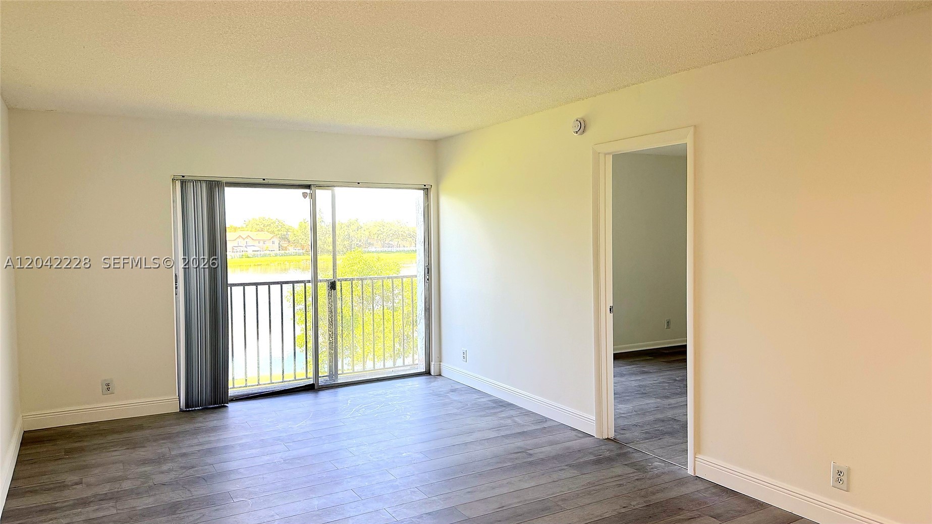 LAKESHORE AT UNIVERSITY P - Residential