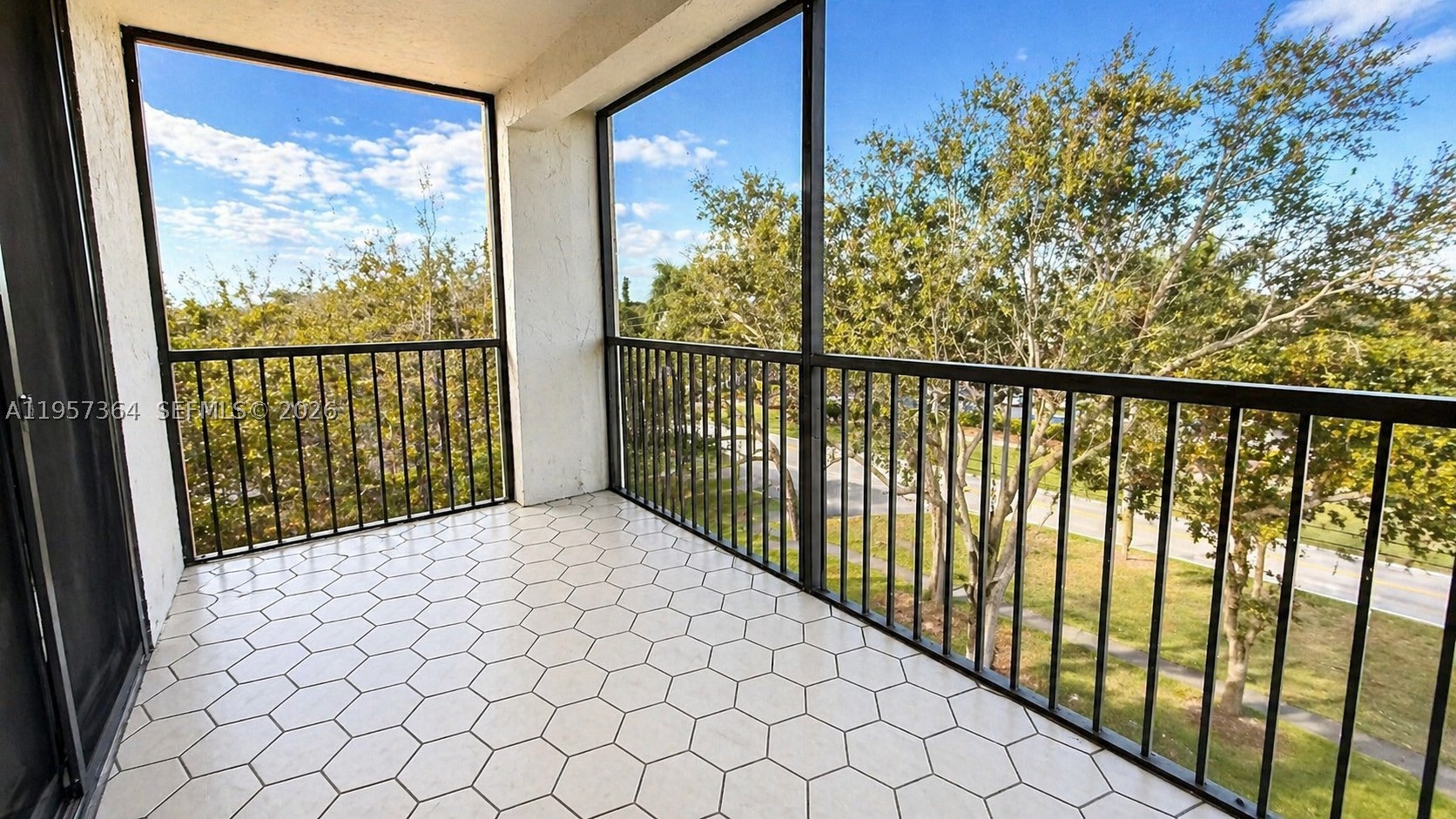 ROYAL PALM AT PLANTATION - Residential