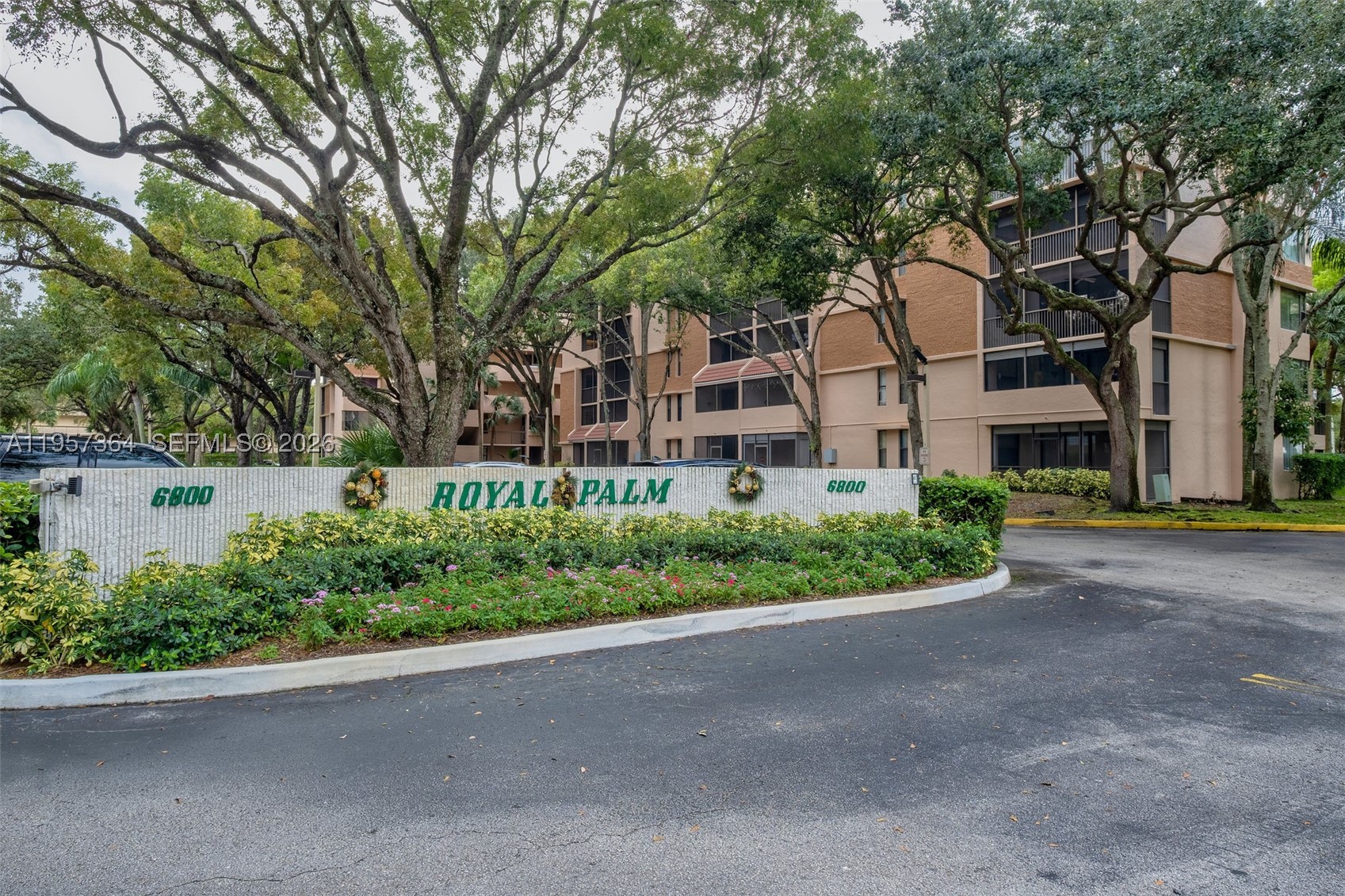 ROYAL PALM AT PLANTATION - Residential