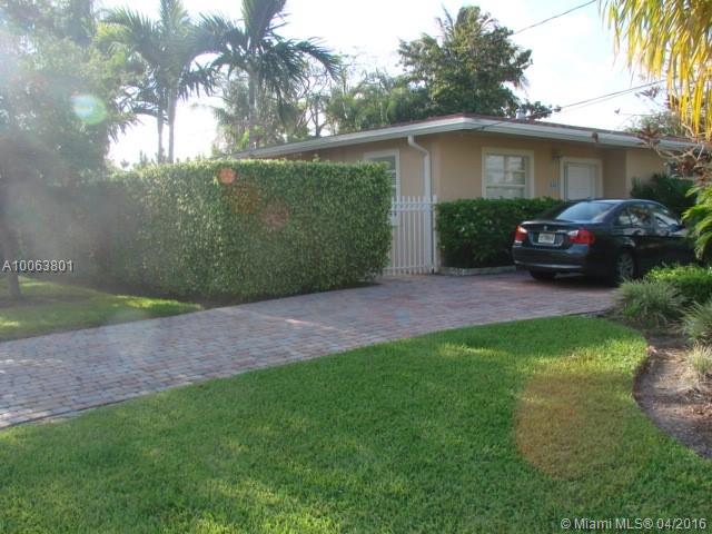 This is a 3 bedroom 2 bath renovated corner lot home. Kitchen has wood cabinets, granite tops and stainless steel appliances. It has a brick paver halve moon drive way with entrances from 68st and 83 pl. Home is a few blocks from 826,and 5 minutes from Sunset Place. Available to move in June 1st 2016.