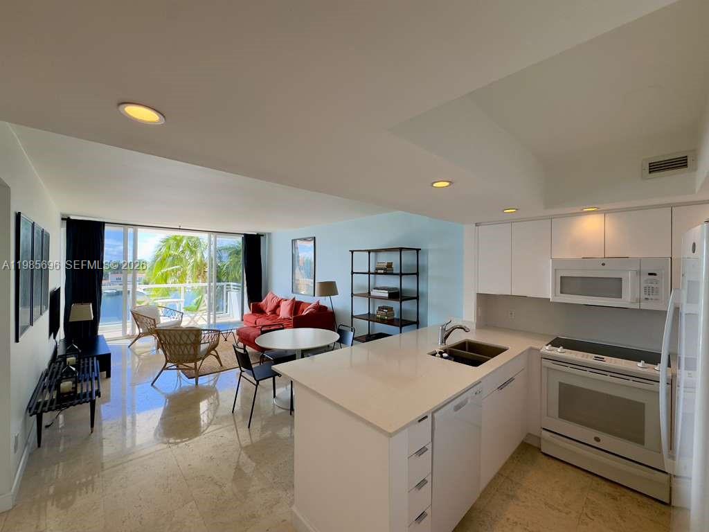 5600 CONDO - Residential Lease