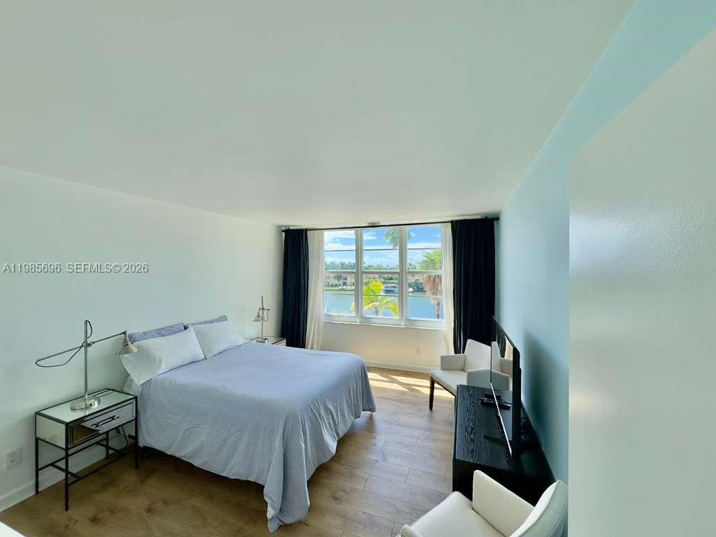 5600 CONDO - Residential Lease