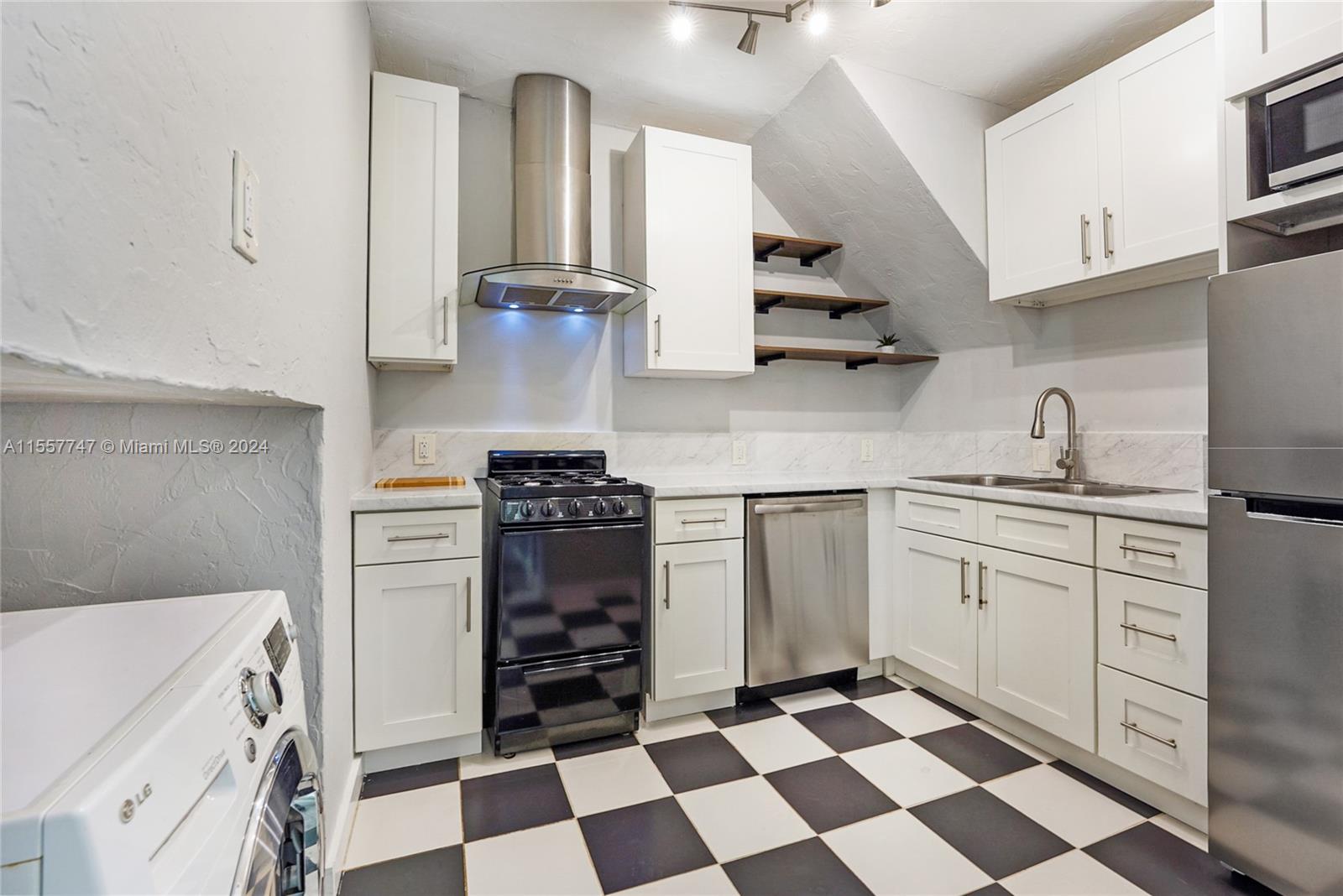 CASABLANCA OF SOUTH BEACH - Residential Lease