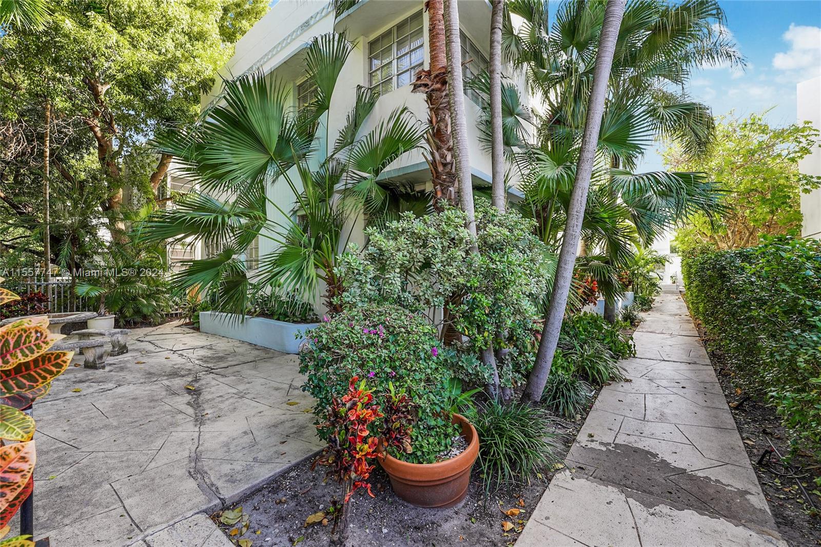 CASABLANCA OF SOUTH BEACH - Residential Lease