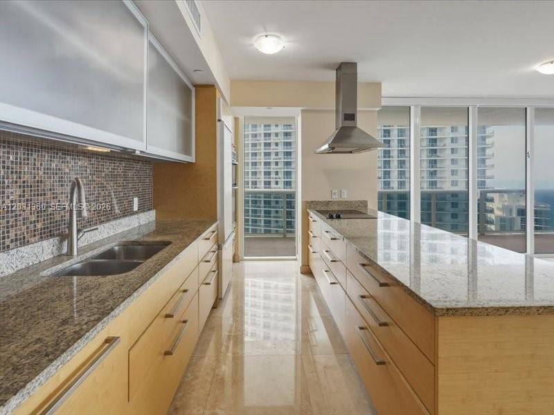 BEACH CLUB THREE CONDO - Residential Lease