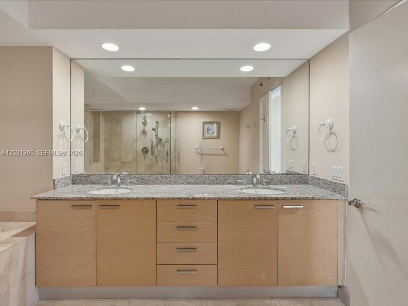 BEACH CLUB THREE CONDO - Residential Lease