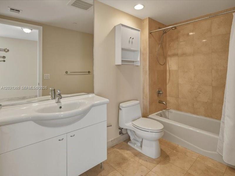 BEACH CLUB THREE CONDO - Residential Lease