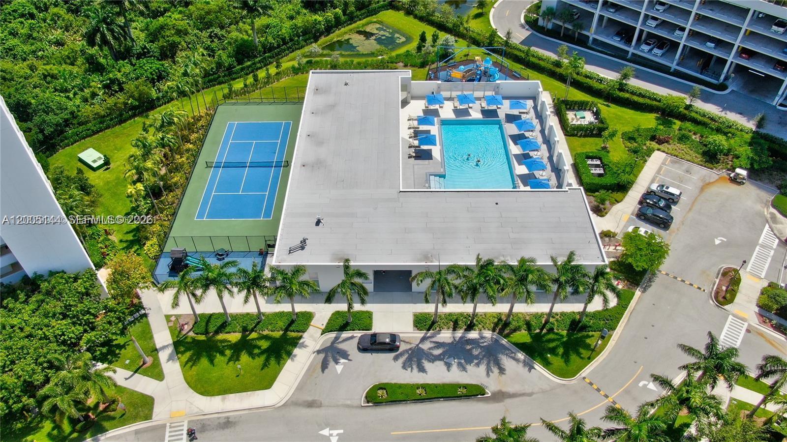 THE OAKS I CONDO - Residential