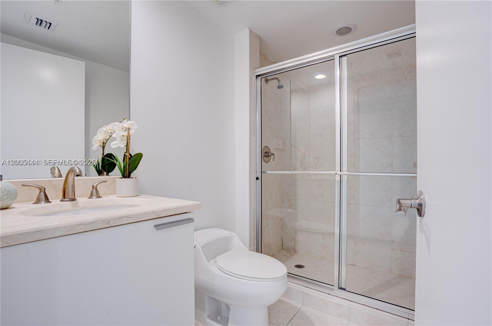 THE OAKS I CONDO - Residential
