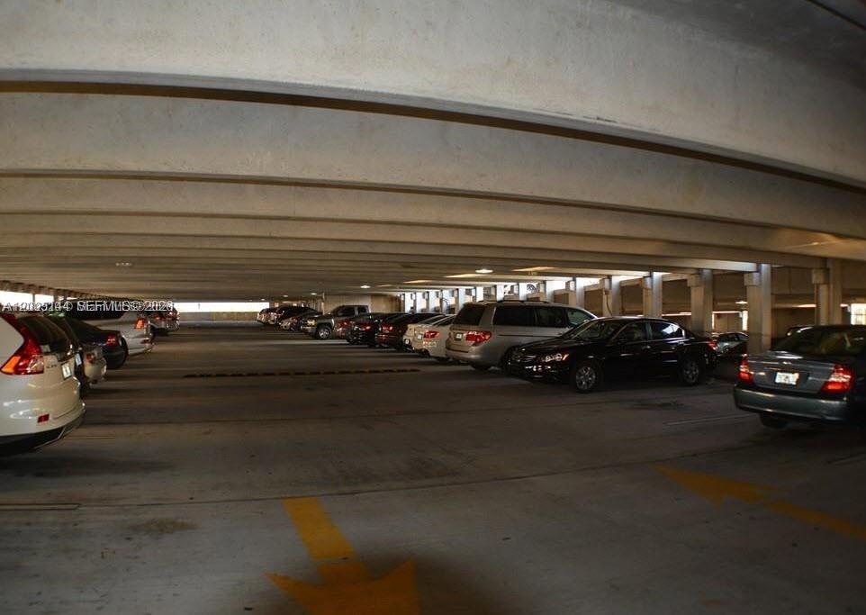 THE OAKS I CONDO - Residential