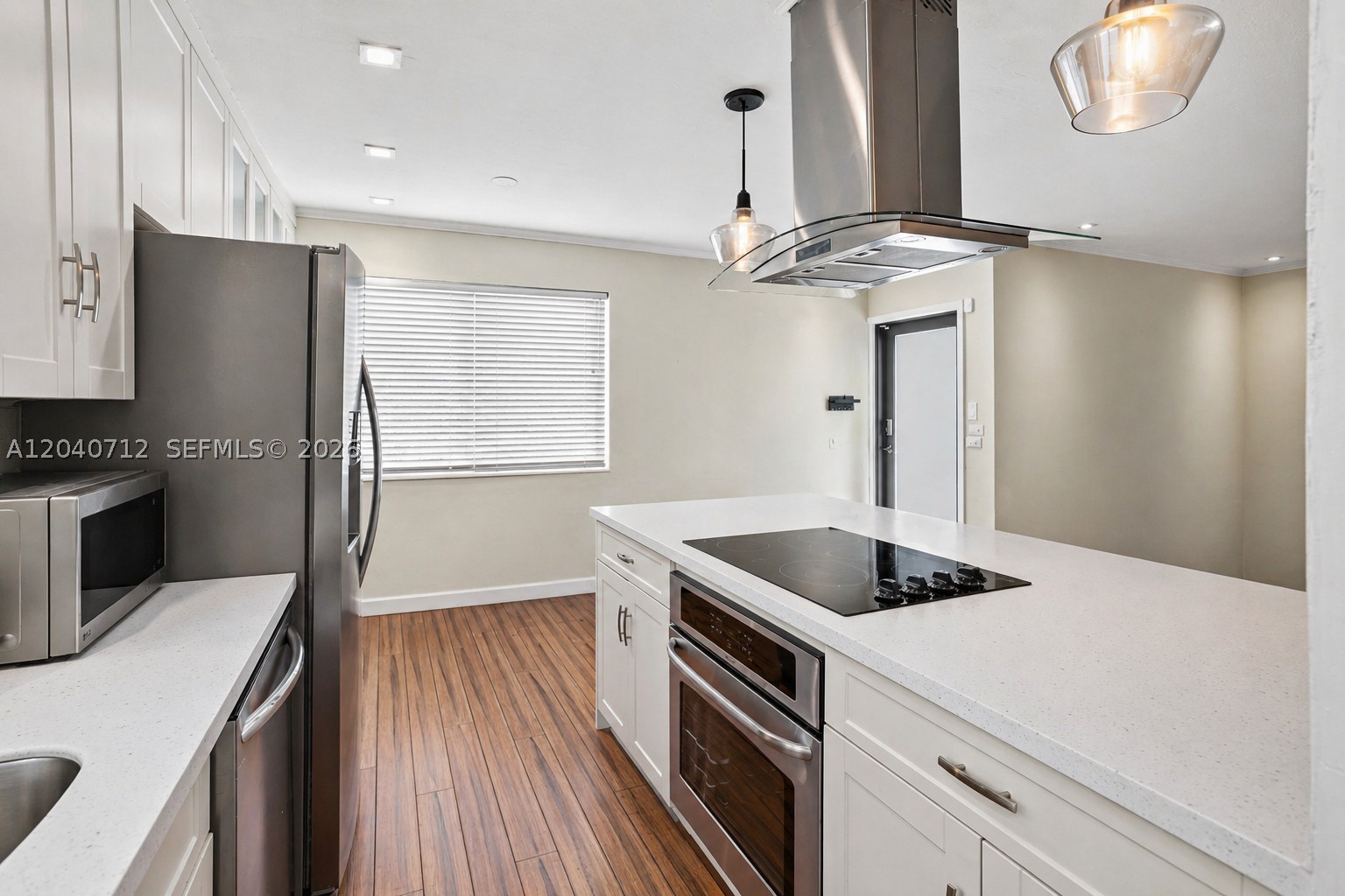 PINE TREE MANOR SEC 4 - Residential