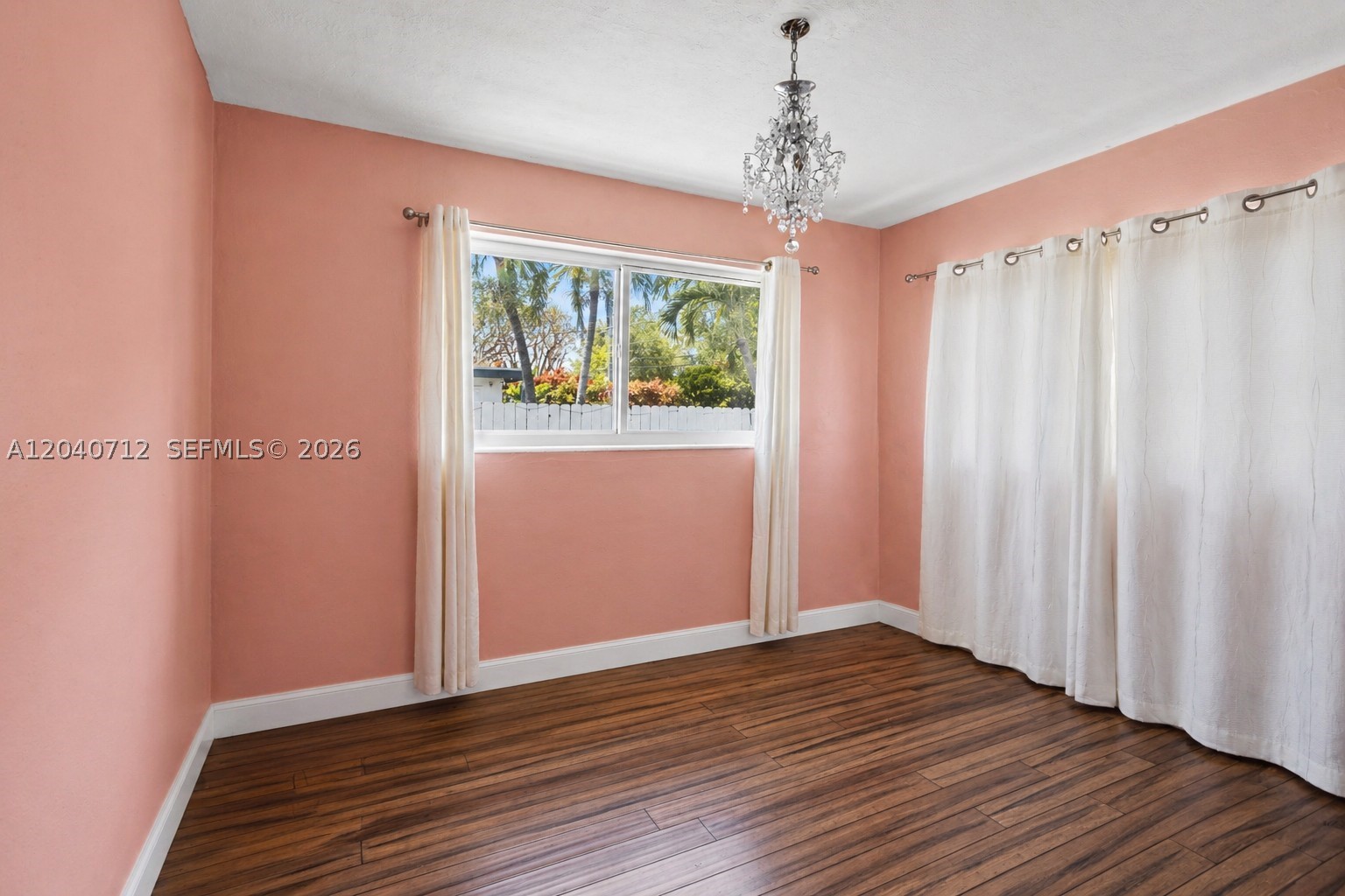 PINE TREE MANOR SEC 4 - Residential