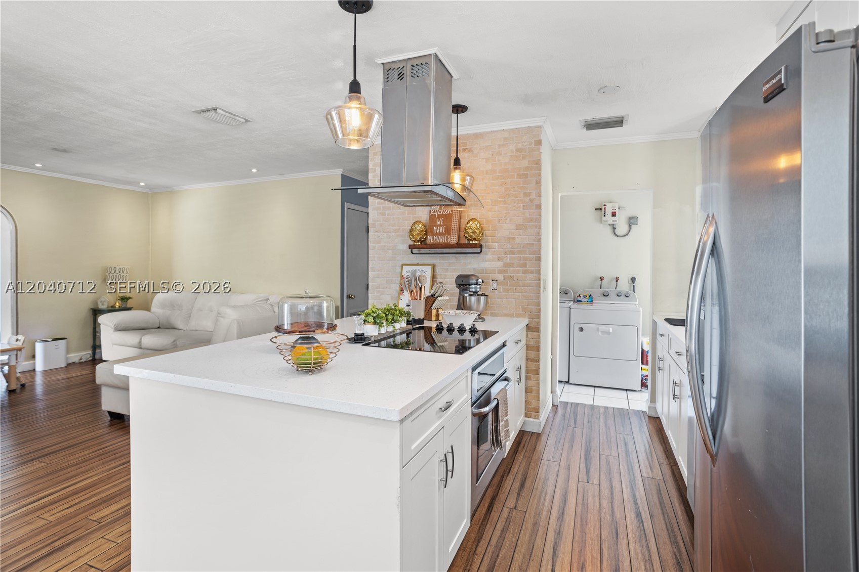 PINE TREE MANOR SEC 4 - Residential